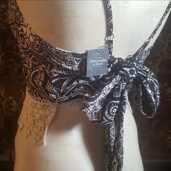 2/$25 Black White Abstract print Boho Summer Crop Top Backless Bow Lace Crochet - Picture 3 of 7